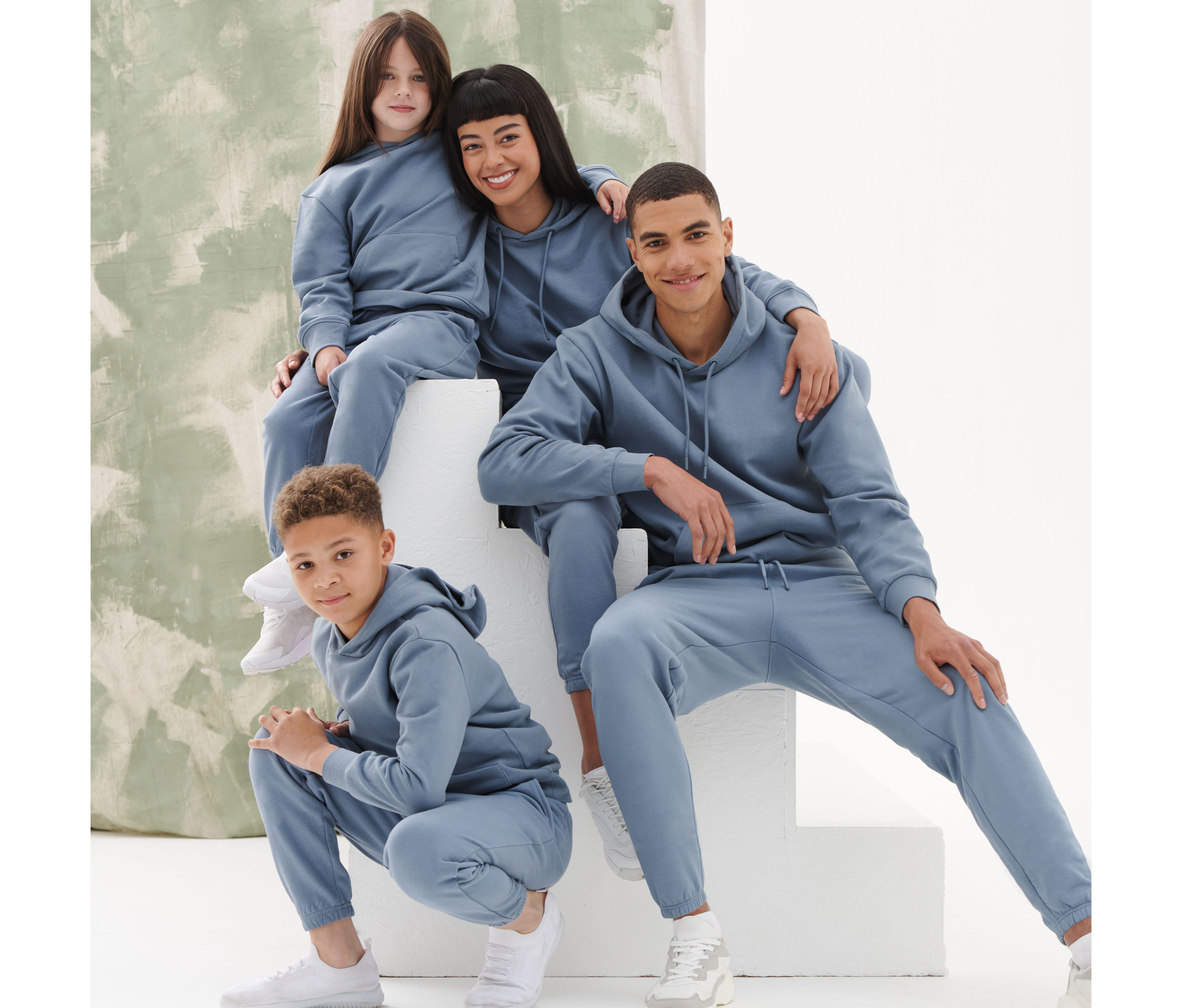 UNISEX SUSTAINABLE FASHION HOODY